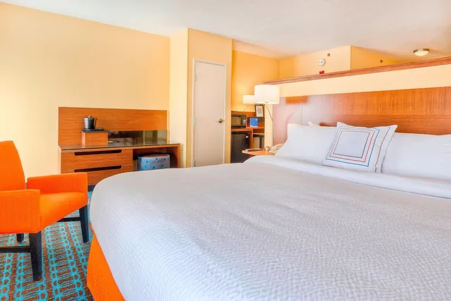 استوديو بسرير كينج مع أريكة، Fairfield Inn Suites Durham Southpoint 1/3