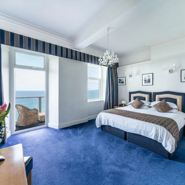 جناح، The Atlantic Hotel 2/4
