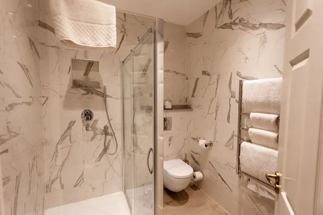 Basement, Double Bed، Harbour Hotel Richmond 3/3