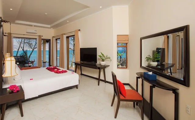 Studio, Suite, Queen Bed, Beach View, Hon Co Resort - Ca Na 2/3