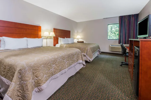 غرفة بسريرين كوين، Super 8 By Wyndham St Charles 1/1
