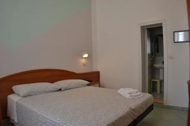 Room, Queen Bed, Hotel Villa Caterina 3/10