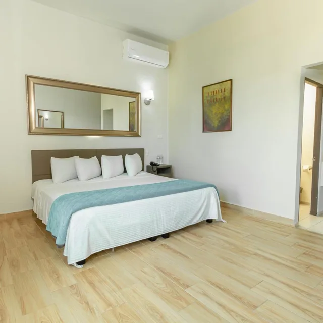 جناح جونيور بشرفة، Hotel Plaza Del Arco Express 4/10