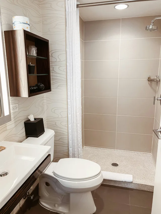 غرفة بسرير كينج في طابق مرتفع لذوي الإعاقة، Hotel Felix Chicago 8/9