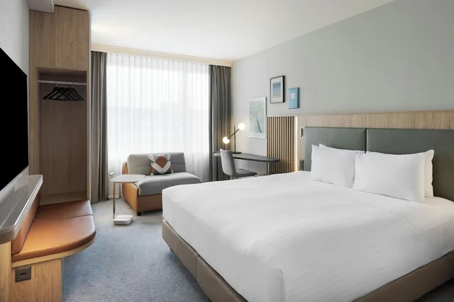 غرفة بسرير كينج، Courtyard by Marriott Zurich North 4/10