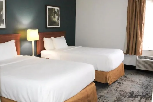 Room, 2 Double Beds, La Quinta Inn & Suites by Wyndham Lakeland East 2/6