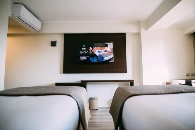 غرفة بسريرين منفصلين بإطلالة على المدينة، Hotel He Wang 3/10