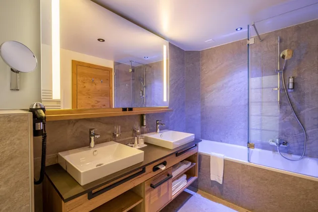 غرفة اقتصادية بسرير كينج، Hotel La Ginabelle 3/3