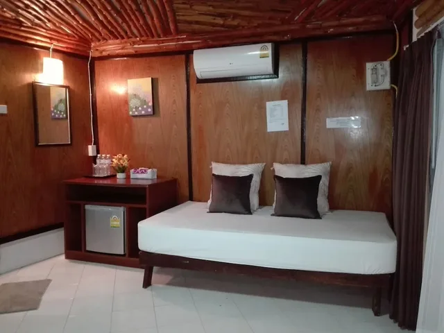 Deluxe, 1 King and 1 Single Beds, Beach Front, Adult Only، Haad Rin Resort 4/5