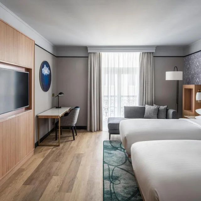 غرفة كلوب بسريرين منفصلين مع دخول صالة النادي، Brussels Marriott Hotel Grand Place 3/5