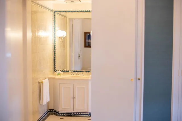 Suite, Double Bed, Attic, Estoril Vintage Hotel 2/2