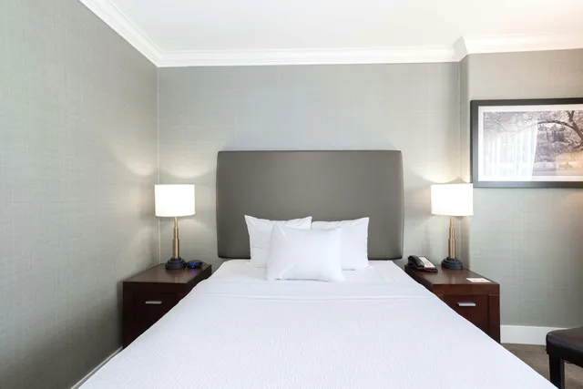 غرفة قياسية بسرير كوين، Sandman Hotel Saskatoon 6/9