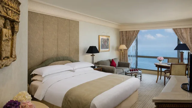 غرفة كلاسيكية بسرير كوين، Intercontinental Phoenicia Beirut 2/10