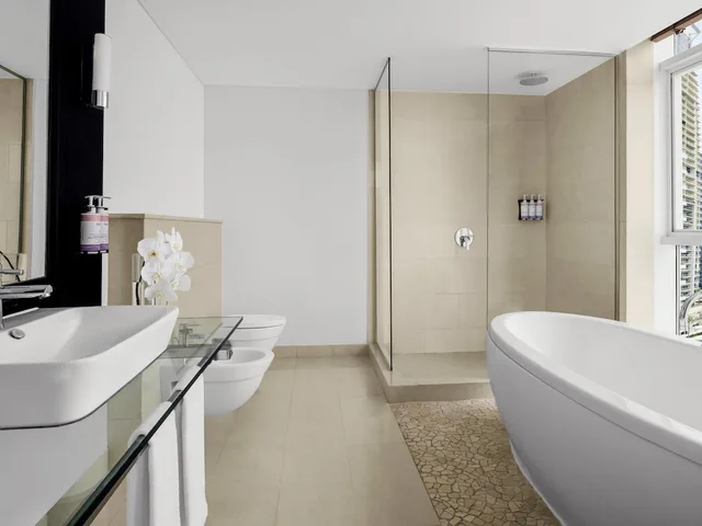 جناح بريميوم بسرير كينج، Movenpick Jumeirah Lakes Towers 4/6