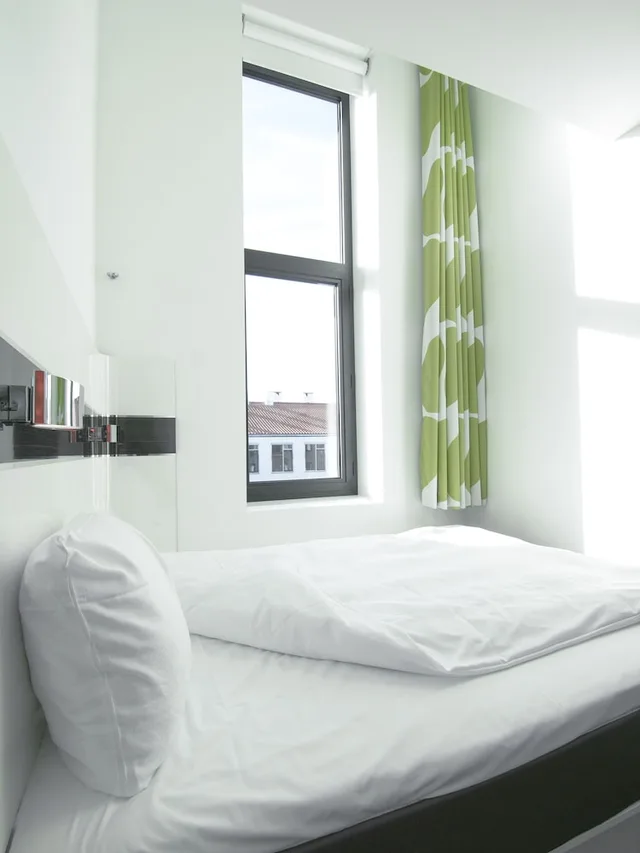 Wakeup, Futon Bed, 1 Queen and 1 Single Bed, Large، Wakeup Copenhagen Borgergade 2/5