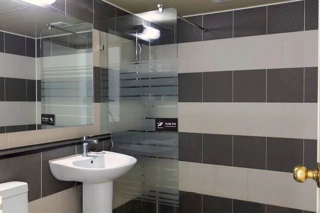 Kensington, Renovated, Junior Suite, 3 Double Beds، Kensington Resort Gyeongju 6/7