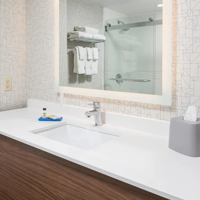 جناح بسرير كينج وسريرين، Holiday Inn Express Milton 6/7