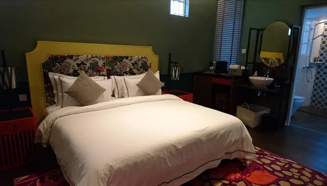 غرفة ديلوكس بسرير كينج، The Edison George Town 1/4