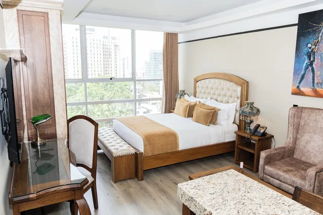 Executive, Queen Bed, Hotel Du Parc 9/10