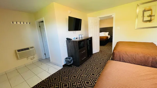 جناح عائلي، The Universal Inn And Suites 6/6