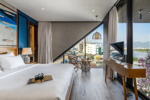 جناح ديلوكس بسرير كينج بإطلالة على النهر، Seahorse Han Market Da Nang Hostel by Haviland 2/4