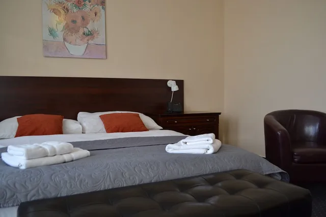 استوديو سوبيريور بسرير كوين، Greenwood Hotel 1/8