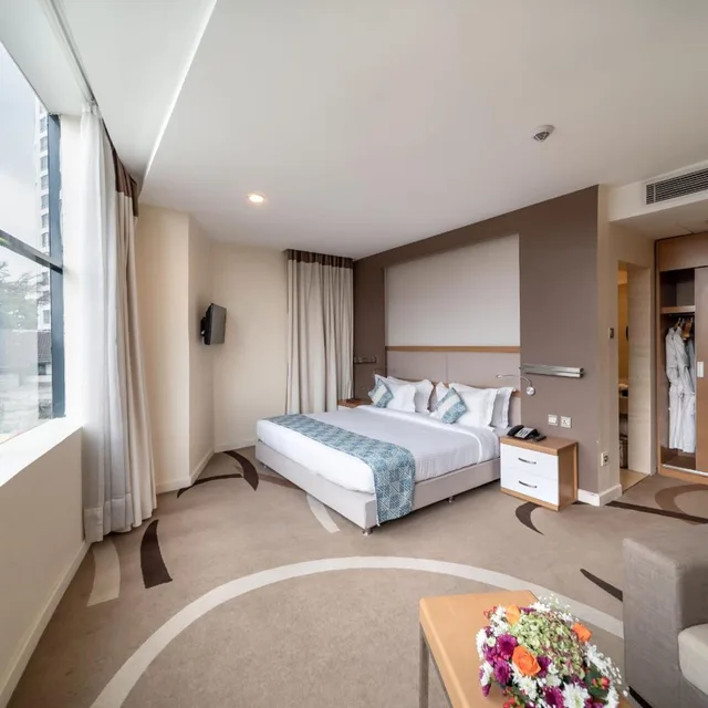 غرفة سوبيريور بسرير كينج بإطلالة على المدينة، PrideInn Azure Hotel Nairobi Westlands 7/10