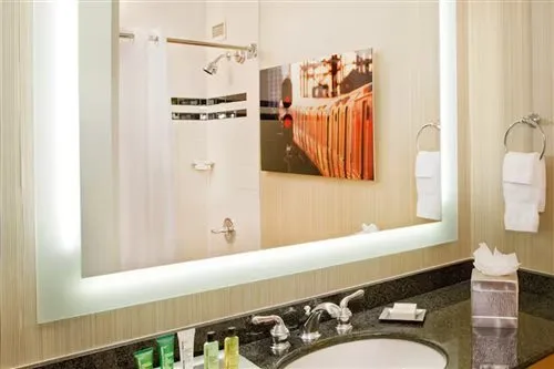 غرفة بسرير مزدوج أو سريرين منفصلين، Hilton Newark Airport 1/1