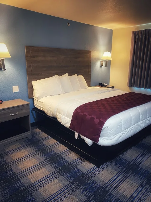 غرفة مفردة بسرير كينج، Lone Star Inn 3/8