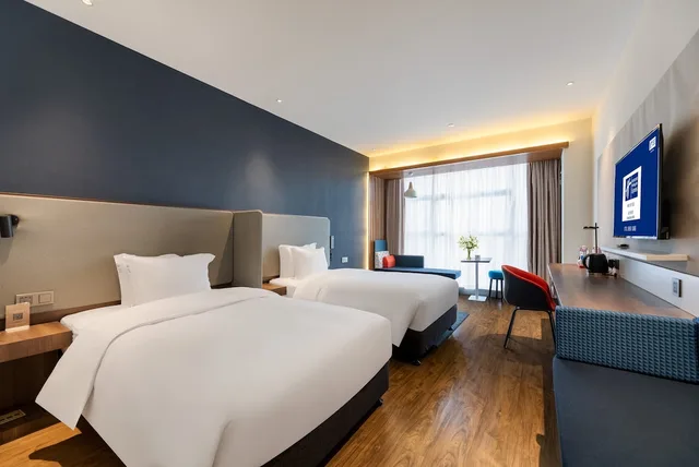 غرفة ديلوكس بسريرين منفصلين بإطلالة على المدينة، Holiday Inn Express Changsha Shifu 1/2