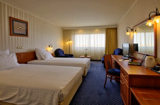 غرفة قياسية بسرير مزدوج، Grand Hotel Plovdiv 2/2