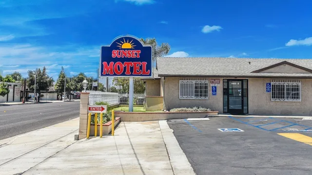 Sunset Motel، بومونا 21/26