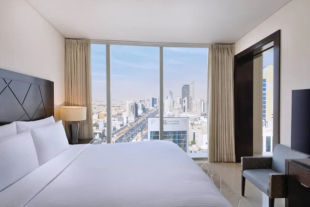 جناح بإطلالة على المدينة بغرفة نوم واحدة، فندق برج رافال(JW Marriott Hotel Riyadh) 1/3