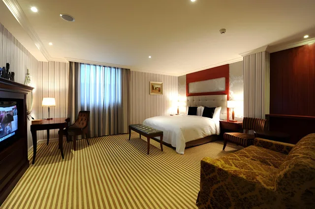 جناح ديلوكس بسرير كوين، MRT Hotel 1/2