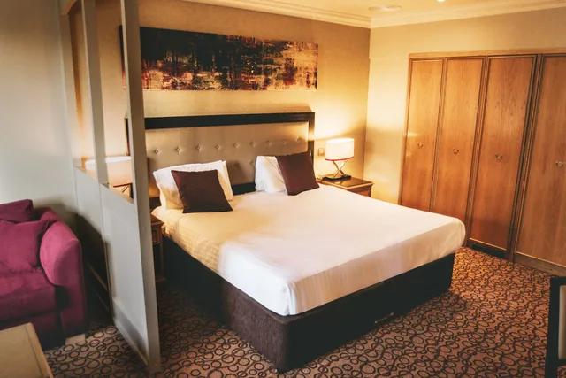 جناح جونيور كلاسيكي بسرير كينج، Sketchley Grange Hotel Spa 1/4