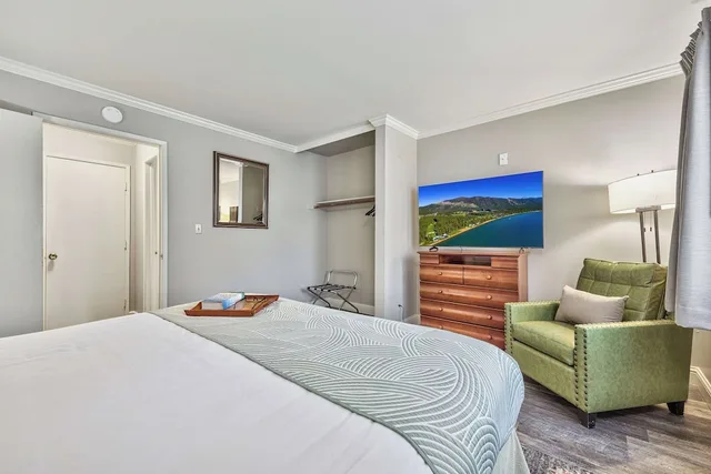 1 Bedroom, Deluxe, Suite, King Bed, Pool Side, Sofa، Forest Suites Resort At Heavenly Village 3/7