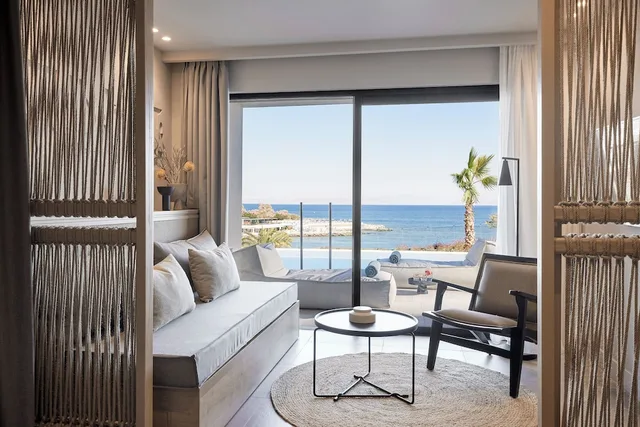 Suite, Queen Bed, 2 Sofa, Swim Up Pool, Ella Helea 3/8