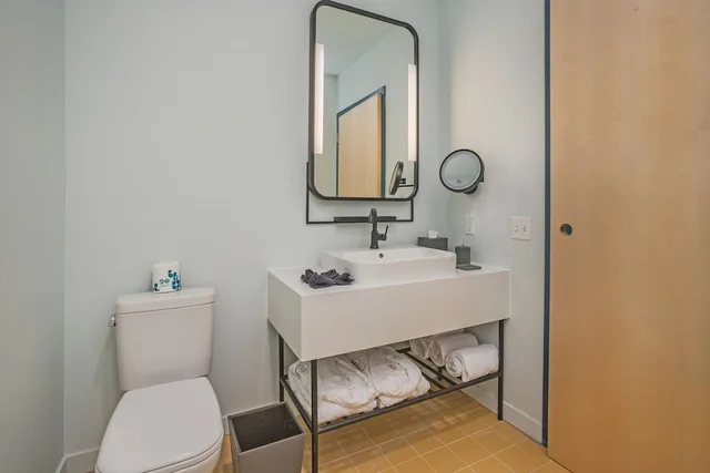 Deluxe, King Bed, Balcony, SaltLine Hotel 2/2