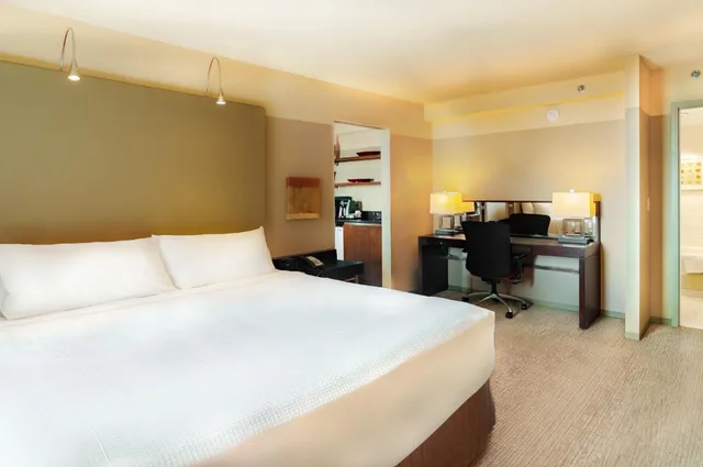 غرفة قياسية، Crowne Plaza Chicago West Loop 1/4