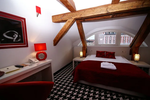 Classic, Hotel Kolegiacki 3/4