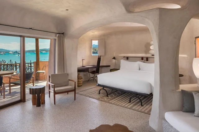 جناح بسرير كينج بإطلالة على البحر، Hotel Cala Di Volpe Costa Smeralda 3/4