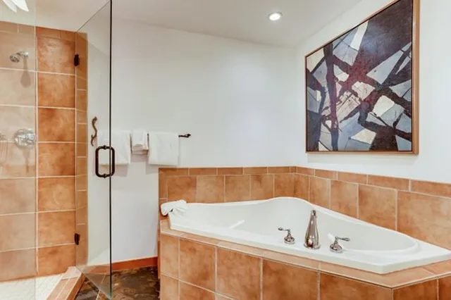 4 Bedrooms, Condominium, Condo, Premier, 4 Bathrooms، Lone Eagle and Timbers Condominiums 9/10