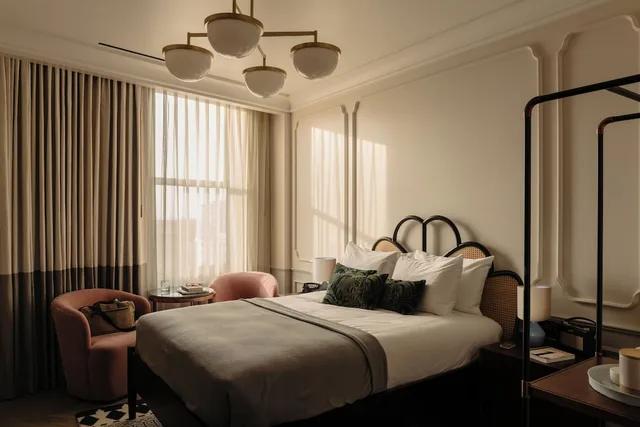 غرفة مريحة بسرير كينج، The Hoxton Downtown LA 2/10