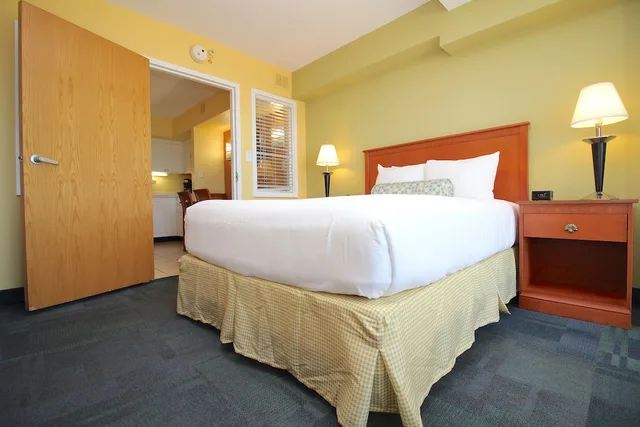 غرفة قياسية بإطلالة على البحر بشرفة بغرفة نوم واحدة، Ocean Sands Resort 2/2