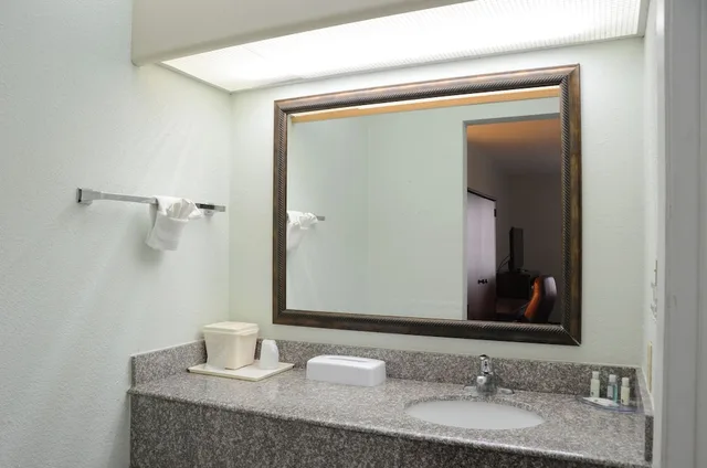 Room, Double Bed, Quality Inn & Suites Covington 3/4