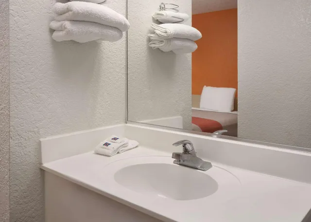 غرفة رباعية بسرير مزدوج، Motel6 Buena Park, CA - Knotts Berry Farm - Disneyland 6/7