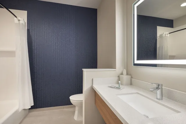 غرفة قياسية بسريرين كوين لذوي الإعاقة، Fairfield Inn & Suites by Marriott Montrose 2/4