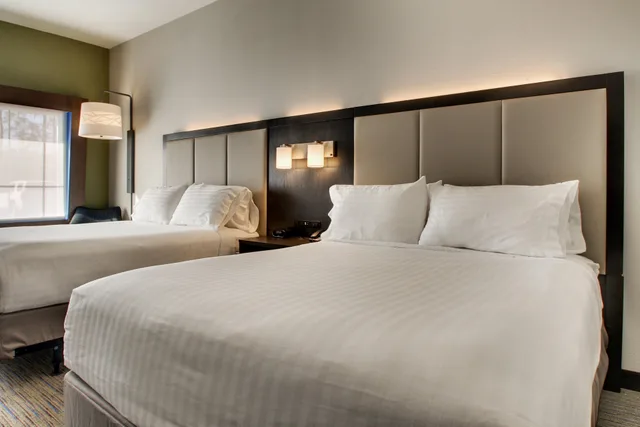 غرفة بسريرين كوين لذوي الإعاقة، Holiday Inn Express & Suites - Summerville 1/5
