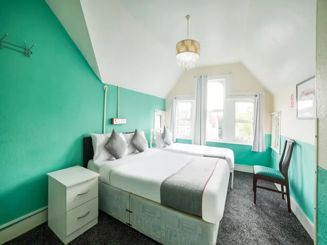 غرفة ديلوكس ثلاثية، Devine Beach Hotel, Westcliff Southend-On-Sea 10/10