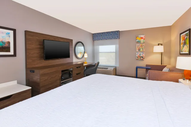 Study, King Bed, Sofa, Hampton Inn Princeton 2/4